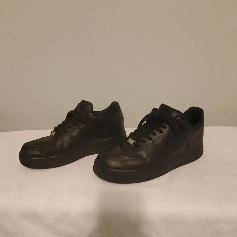 Nike Air Force 1s All Black